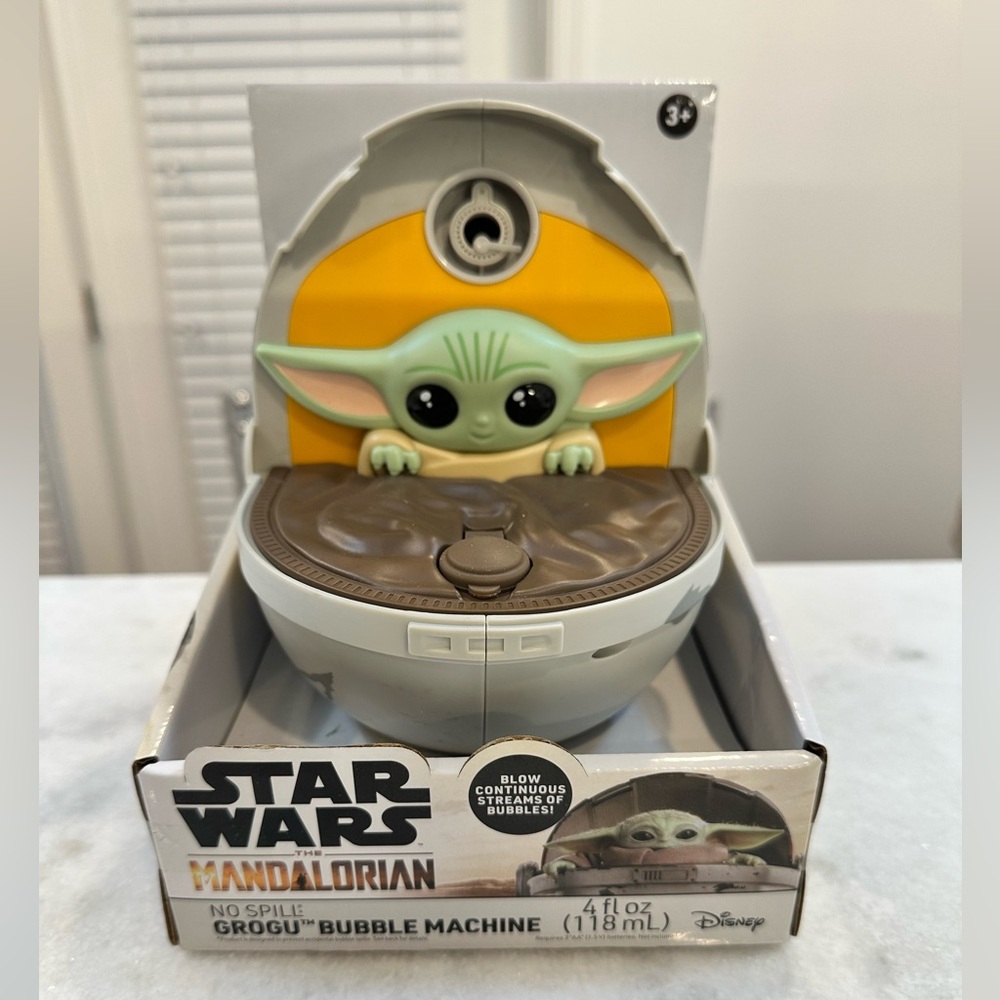 Star Wars Mandalorian Grogu Bubble Machine - Green and Brown